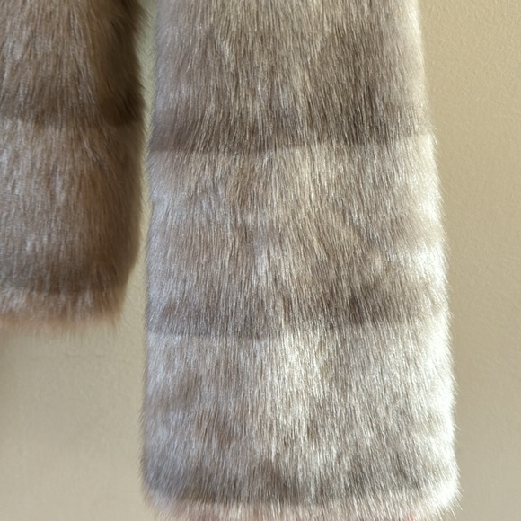 Beautiful faux fur jacket! Worn once! - Picture 3 of 4